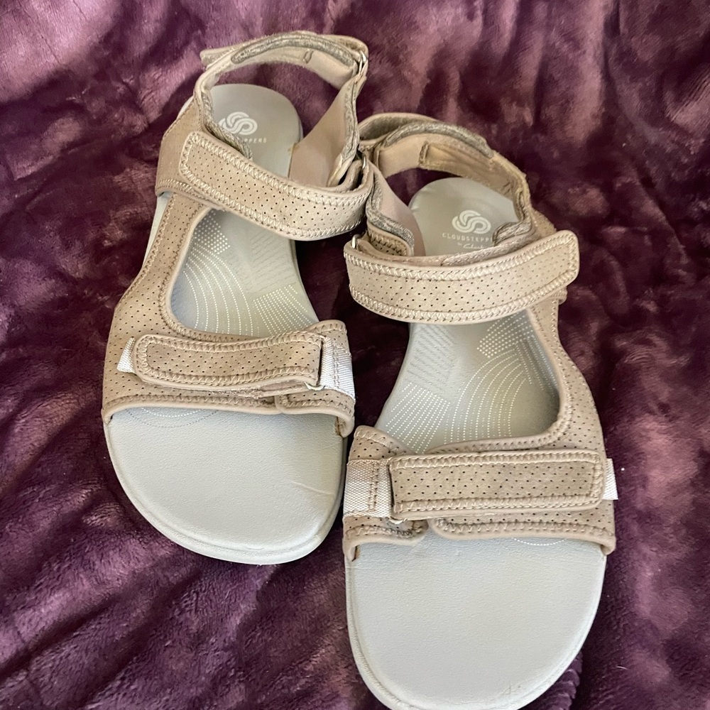 Beige Clark’s cloud steppers with Velcro Straps size 10